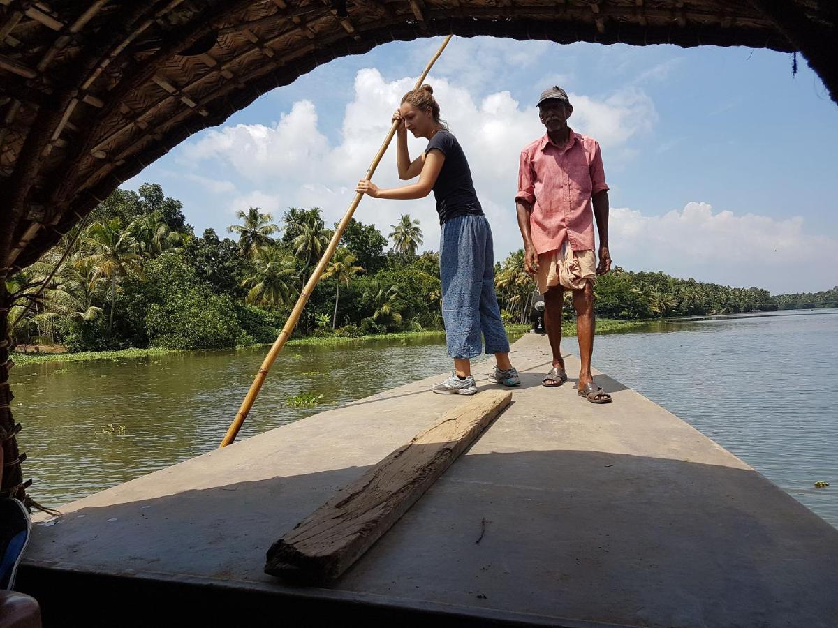 Valiyathayil Home Stay Kochi エクステリア 写真